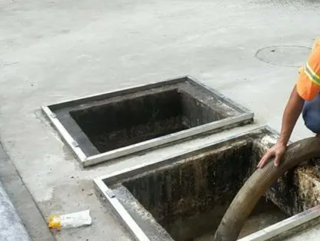 木鱼镇化粪池清理